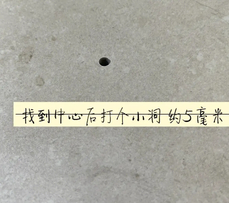 五寨瓷砖空鼓维修公司专业解答在瓷砖铺贴过程中，如果砂料搅拌不均匀，将会带来以下问题